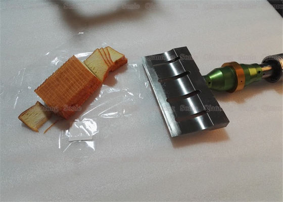 máquina de corte ultrassônica 220V ou 110V do alimento da lâmina da largura de 255mm 20Khz 380*250*150mm